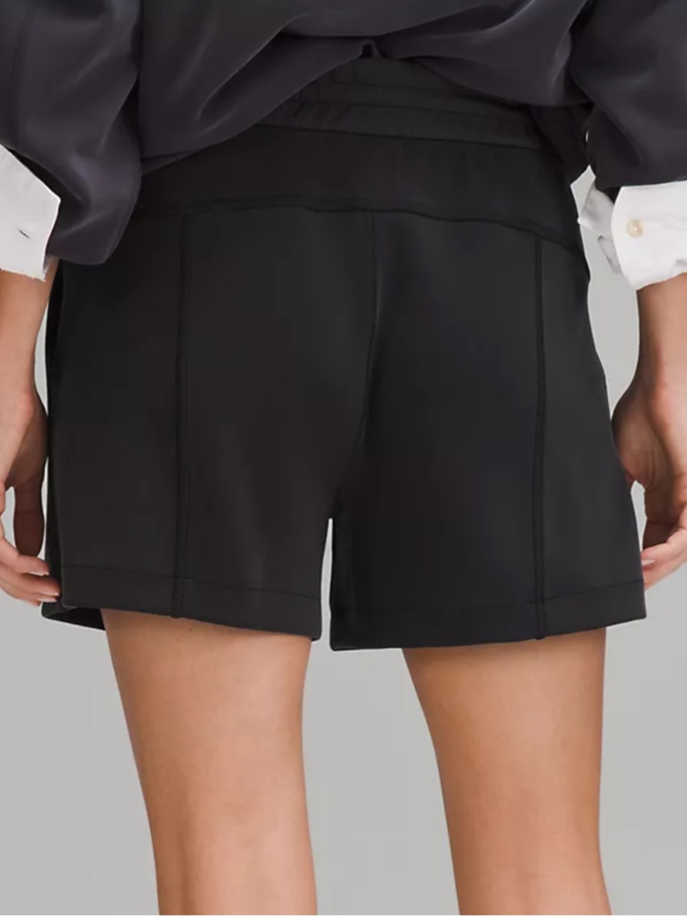 Lululemon Softstreme High Rise Short 4” Black Women’s 8 Fall Travel